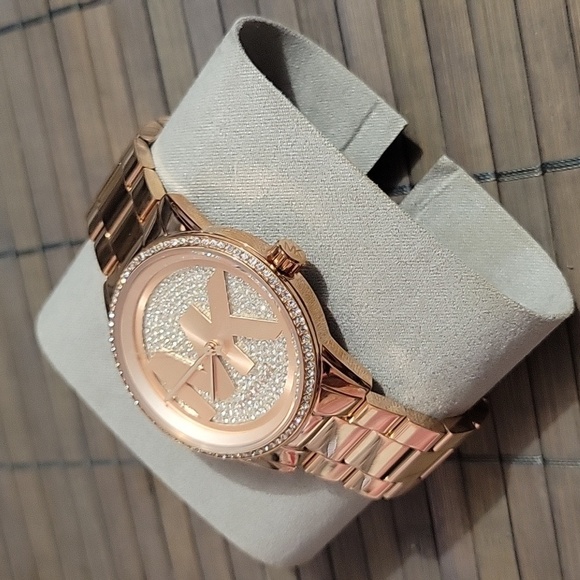 Michael Kors Women's Watch RITZ, 41 mm case size, Three Hand movement, Stainless - Picture 3 of 7